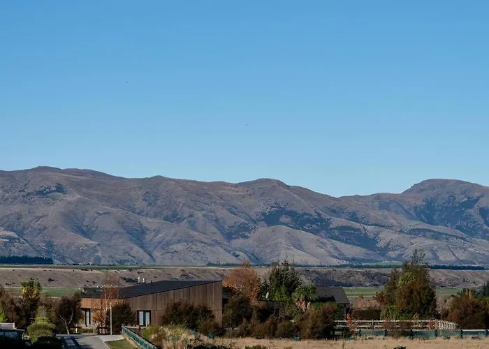 Cosy With Mountain Views Apartment Wanaka